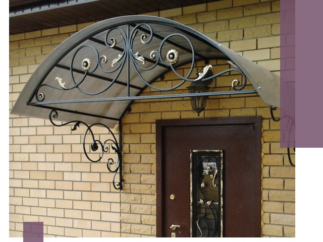 Изготовление козырьков из металла под ключ в Черняховске