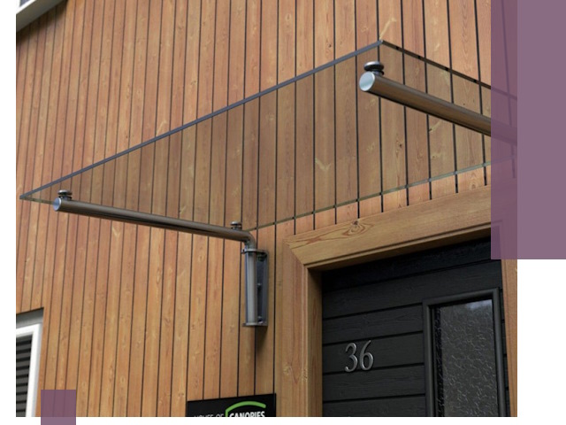 Стеклянные козырьки на входы и фасады в Черняховске