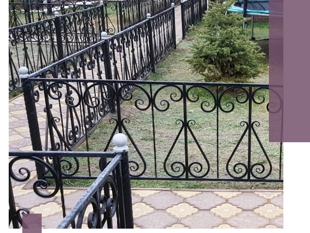 Кованые газонные ограждения под ключ в Черняховске